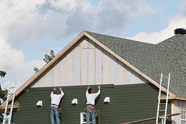 Professional Emergency Siding Repair technician working in Mendota, IL